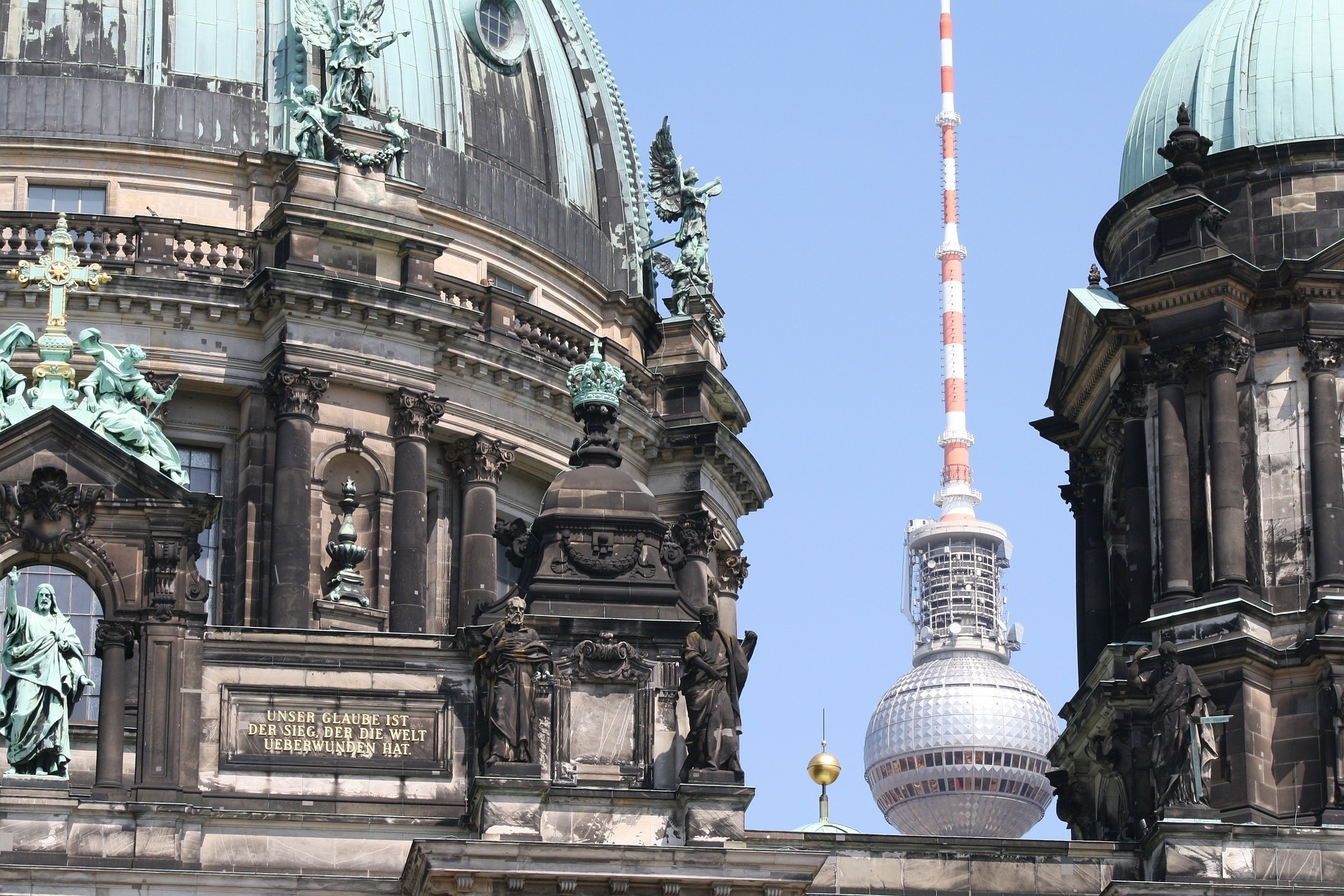 Dom mit Fernsehturm in Berlin Dom mit Fernsehturm in Berlin
